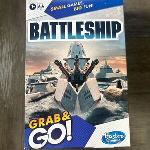 Hasbro Gaming Battleship Small Grab & Go Game - Blue and White